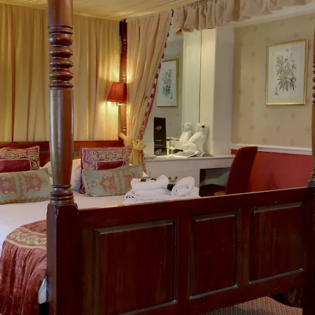Angel And Royal Hotel-3
