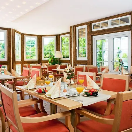 Strandhotel Buckow gut-Hotels SEE-2