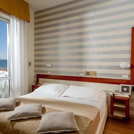 Hotel Aristeo Rimini fronte mare-3