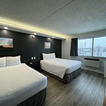 Travelodge By Wyndham Winnipeg Airport-3