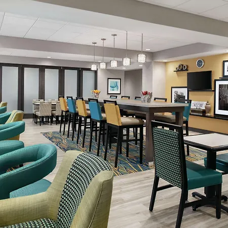 Hampton Inn Champaign Southwest-3