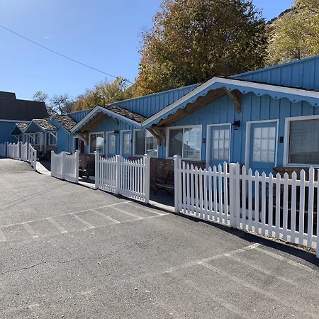 Sugarloaf Mountain Motel-3