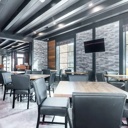 Cobblestone Hotel & Suites - Janesville-3