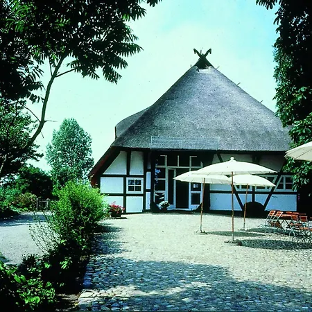 Seehotel Am Neuklostersee-3