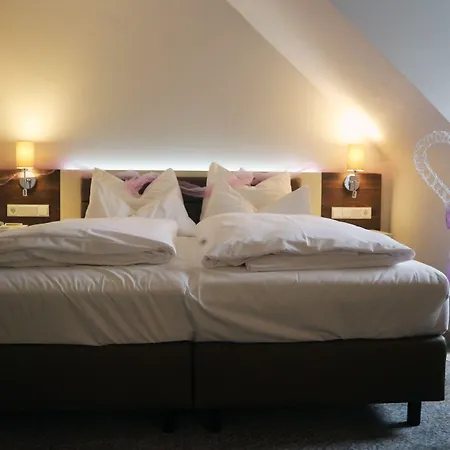 Hotel Haus Delecke-3