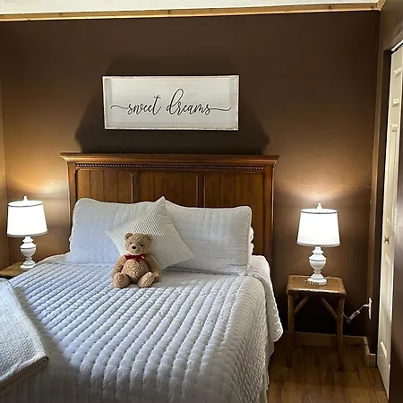 Little Main Street Inn-2