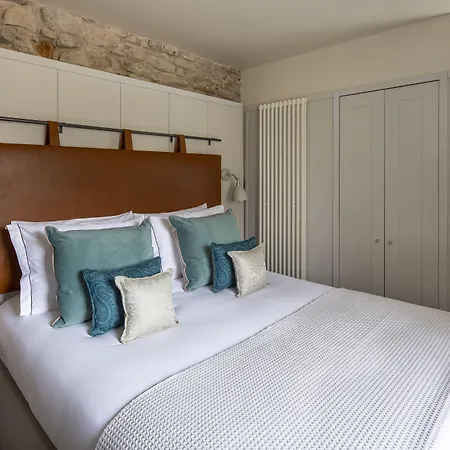 Abbey Strand Apartments, At Holyrood-2