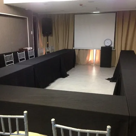 Selah Pods Hotel Manila-3