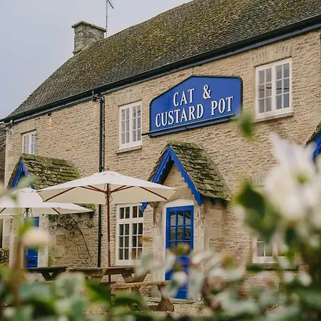 Cat And Custard Pot Inn-2