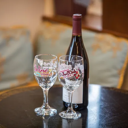 The Vendange Carmel Inn & Suites-2