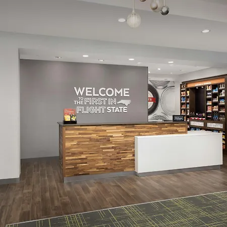 Hampton Inn & Suites Charlotte Airport Lake Pointe-2