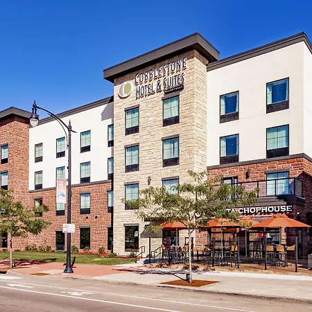Cobblestone Hotel & Suites-3