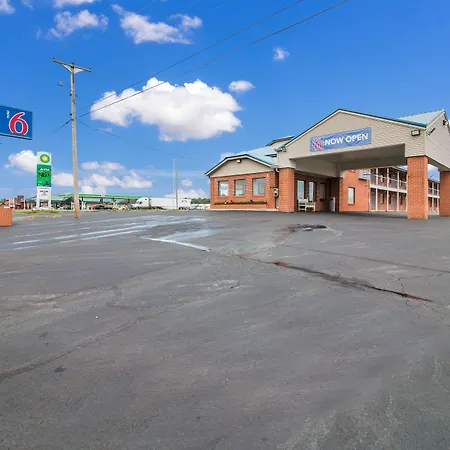 Motel 6-Metropolis, Il-3