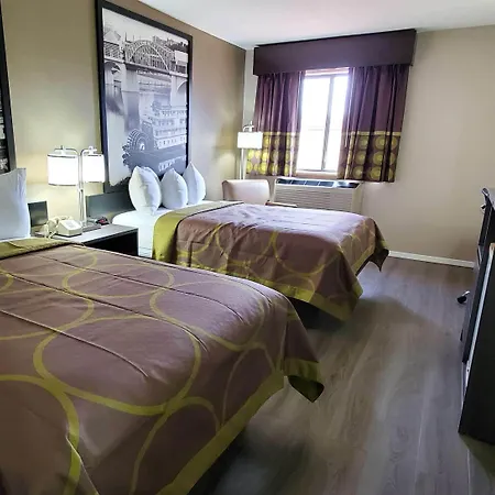 Super 8 By Wyndham Paris-2