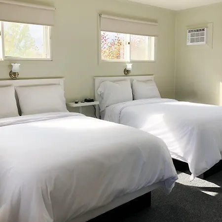 The River Hills Motel - Algoma, Wi - Near Door County-2
