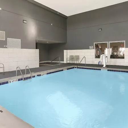 Baymont By Wyndham Bowling Green-2