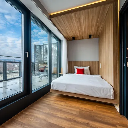 Up Hotel Budapest-2