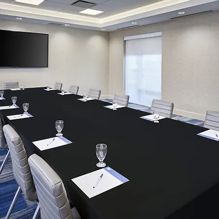 Holiday Inn Express & Suites Windsor East - Lakeshore By Ihg-2