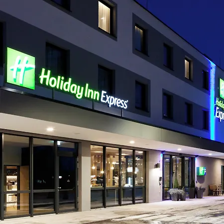 Holiday Inn Express Munich - Olympiapark By Ihg-3