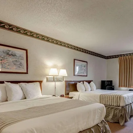Econo Lodge Inn & Suites El Paso West-3