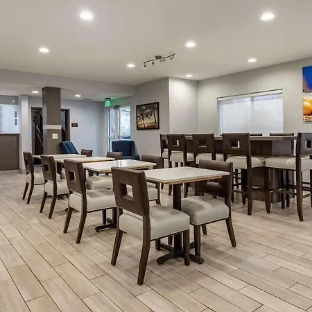 Comfort Inn & Suites Liverpool - Syracuse-2