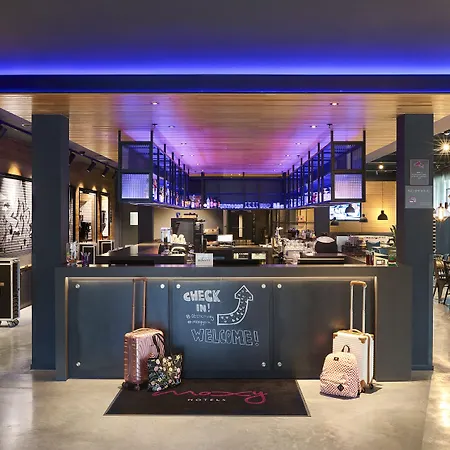 Moxy Birmingham Nec And Airport-3