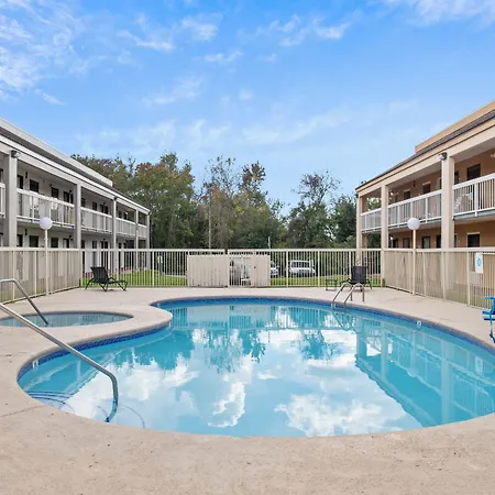 Suburban Studios Hotel Kingsland Near I-95-3