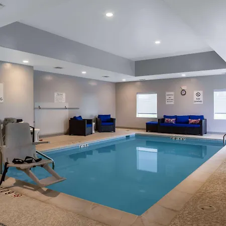 Microtel Inn & Suites By Wyndham Winchester-2