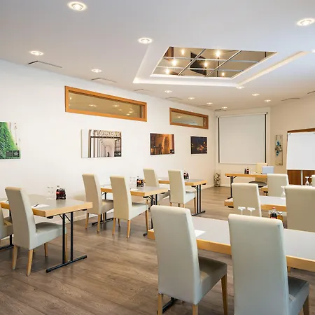 Qu Hotel, Trademark Collection By Wyndham-2