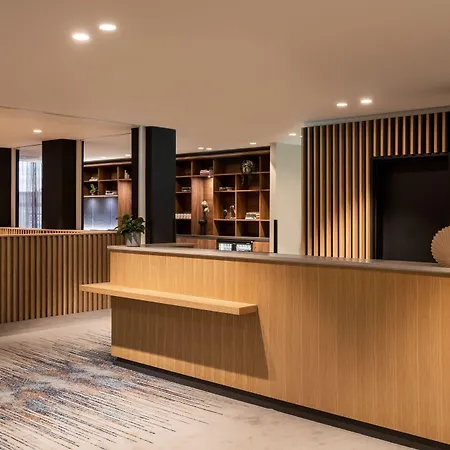 Courtyard By Marriott Glasgow Sec-3