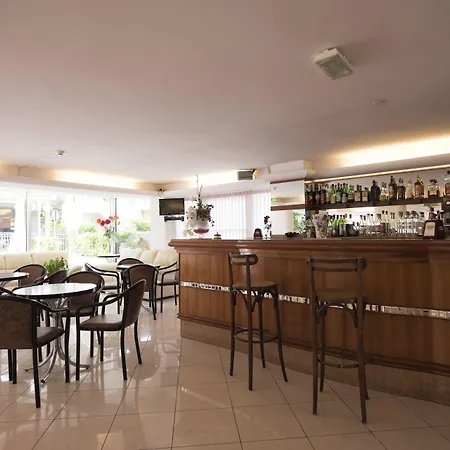 Hotel Seven-3