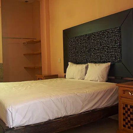 OYO Hotel Trigos De Oro-3