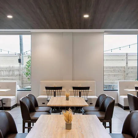 Wyndham Garden Winnipeg Airport-2