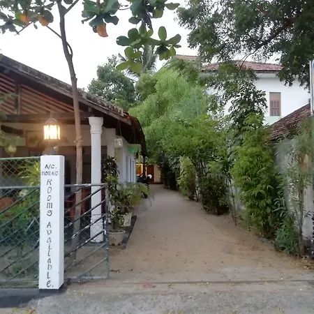 Bay Dreams Beach Hotel & Surf Camp-2