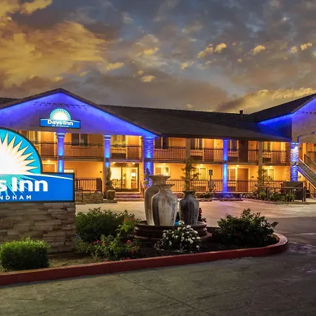 Days Inn By Wyndham Galt - Elk Grove South-2