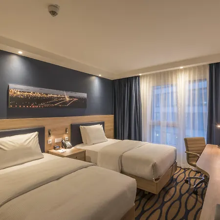 Hampton By Hilton Munich City North-2