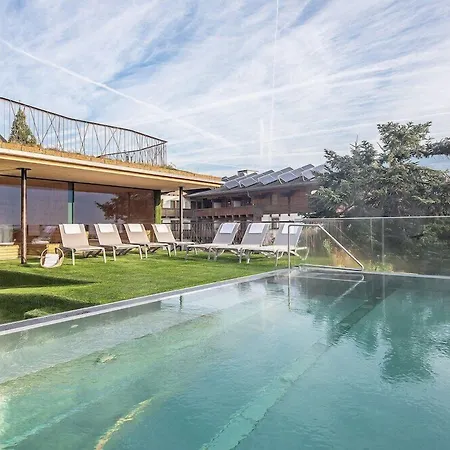 Gartenhotel Crystal-2
