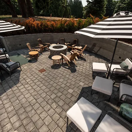 The Lodge At St Edward Park-2