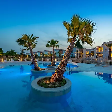 Pareus Beach Resort-2