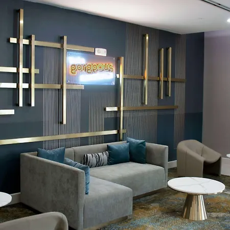 La Quinta Inn & Suites By Wyndham Manchester - Arnold Afb-3
