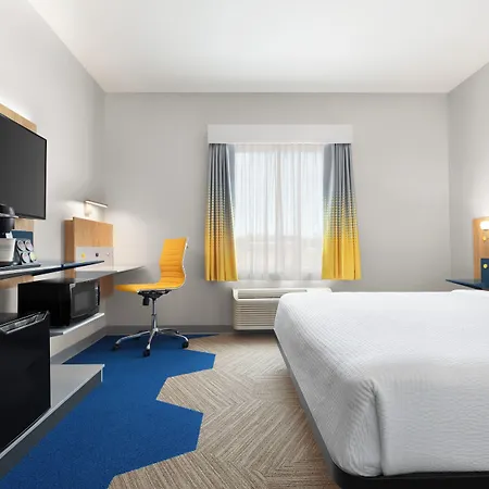 Microtel Inn & Suites By Wyndham Lachute-3