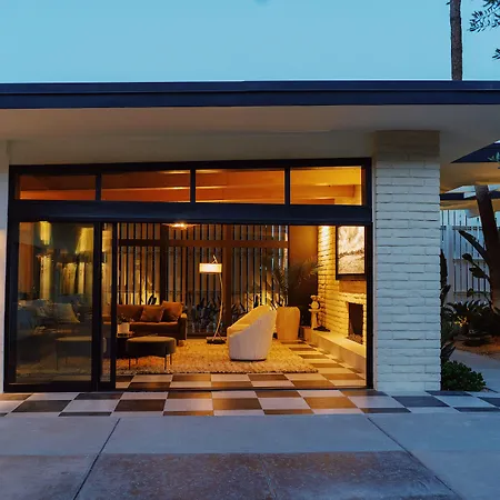 Azure Sky Hotel - Adults Only - A Town & Desert Boutique Hotel-3