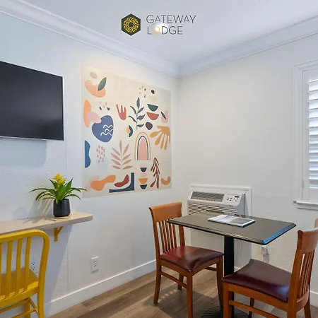 Gateway Lodge-3