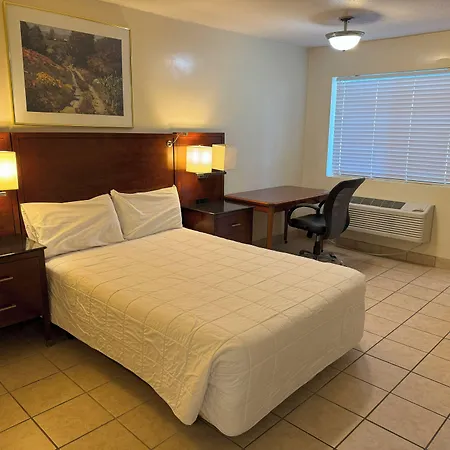 Big Chile Inn & Suites-2
