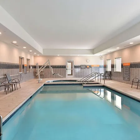 La Quinta Inn & Suites By Wyndham Wisconsin Dells- Lake Delton-2