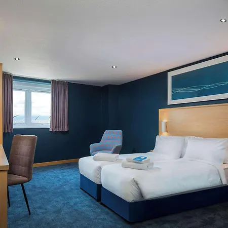 Travelodge Stonehouse-3