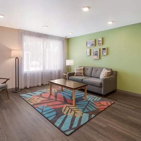 Woodspring Suites Detroit Madison Heights-2