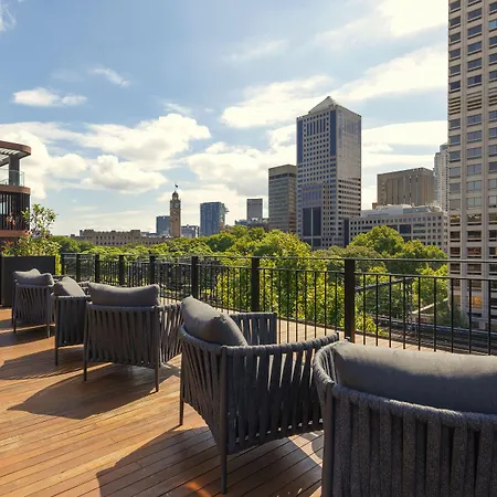 202 Elizabeth-3