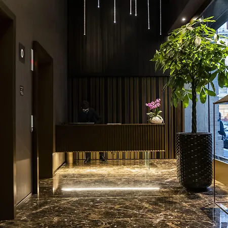 U-Visionary Roma Hotel-3