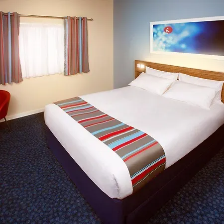 Travelodge Wirral Eastham-2